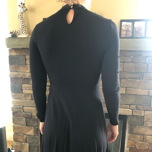 Black mini dress - Picture 3 of 4